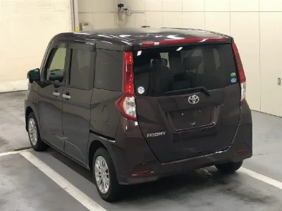 TOYOTA ROOMY