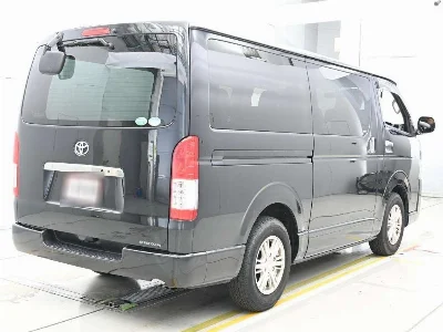 TOYOTA REGIUS VAN