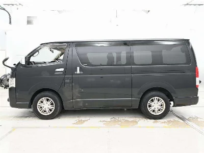TOYOTA REGIUS VAN
