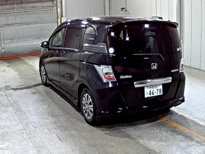 HONDA FREED SPIKE