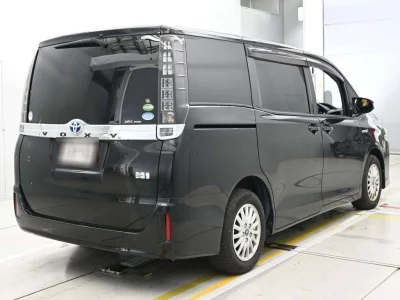 Статистика аукционов Toyota Voxy