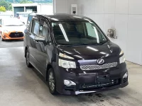 Цена авто Toyota Voxy с аукционов Японии, номер кузова ZRR70W, пробег 124 000, оценка 2