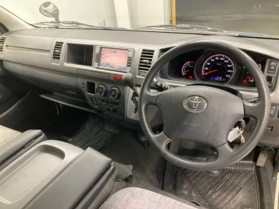 TOYOTA HIACE