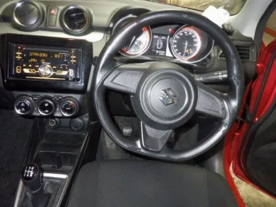 SUZUKI SWIFT