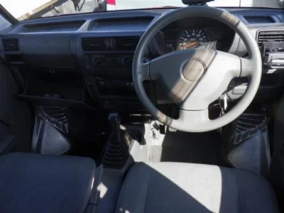 NISSAN CLIPPER VAN