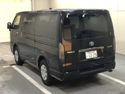 TOYOTA HIACE VAN