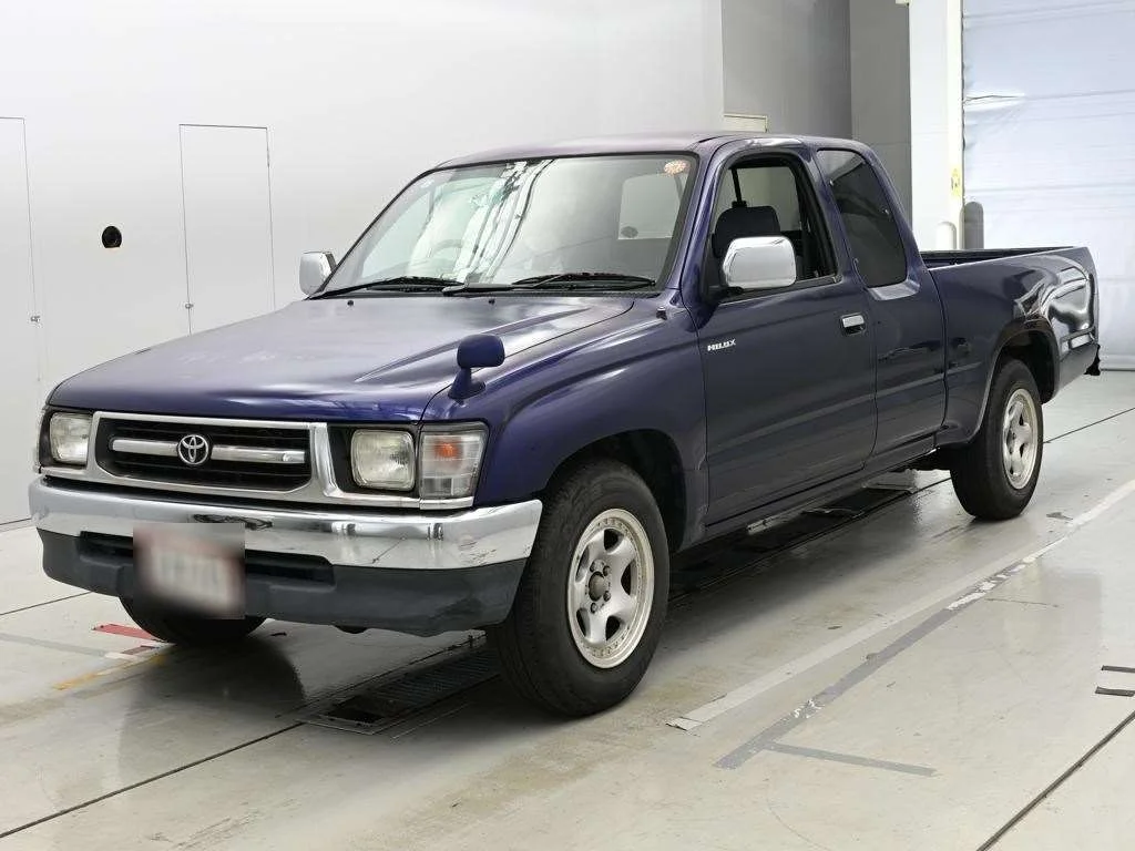 Toyota HILUX SPORTS PICK UP  с аукциона в Японии
