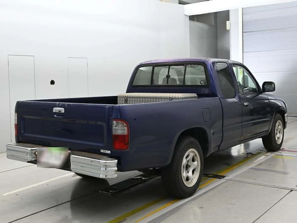 Toyota HILUX SPORTS PICK UP  с аукциона в Японии