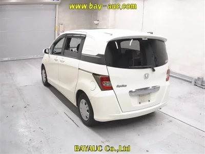 HONDA FREED SPIKE