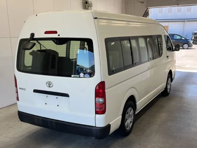 TOYOTA HIACE