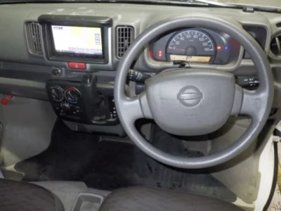 NISSAN CLIPPER VAN
