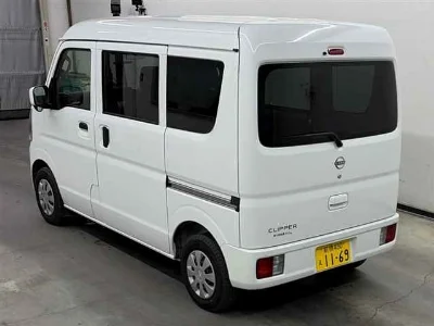 NISSAN CLIPPER VAN