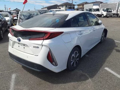 TOYOTA PRIUS PHV