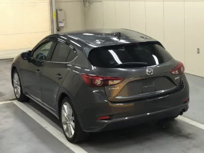 MAZDA AXELA