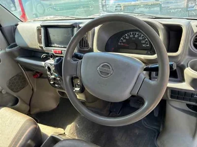 NISSAN CLIPPER VAN