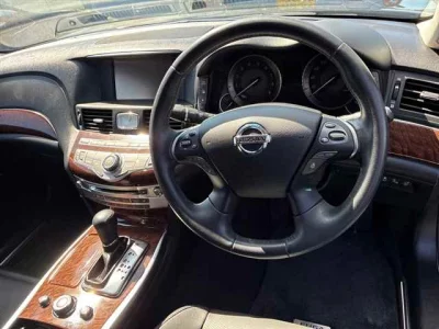 NISSAN FUGA