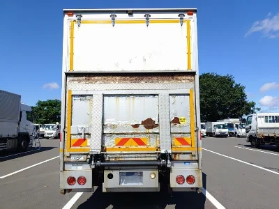 ISUZU GIGA