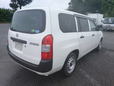 TOYOTA SUCCEED