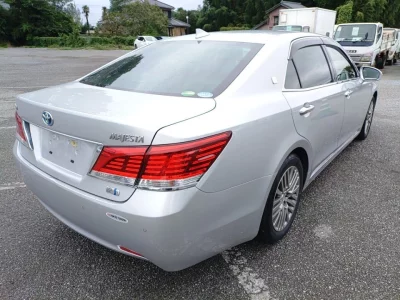 TOYOTA CROWN MAJESTA