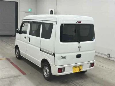 NISSAN CLIPPER VAN