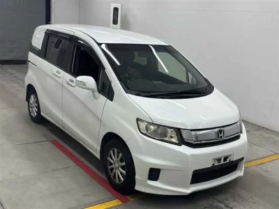 HONDA FREED SPIKE