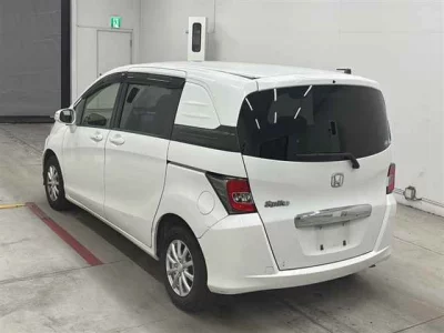 HONDA FREED SPIKE