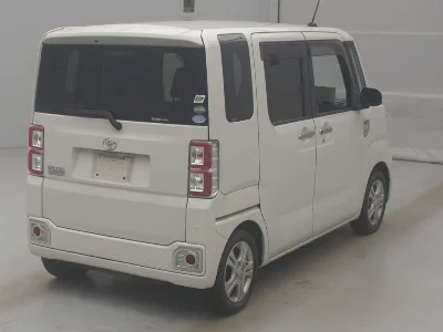 TOYOTA PIXIS MEGA