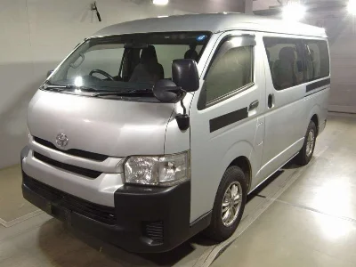 TOYOTA HIACE
