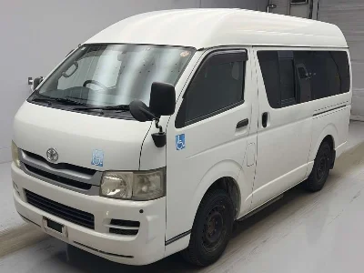 TOYOTA REGIUS VAN