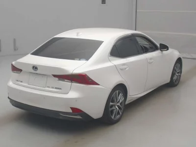 LEXUS IS