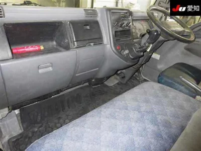 MITSUBISHI CANTER