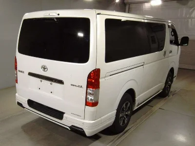TOYOTA HIACE VAN