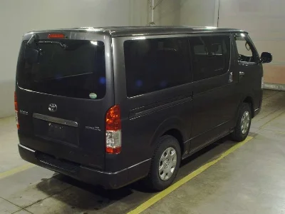 TOYOTA HIACE VAN