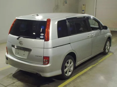 TOYOTA ISIS