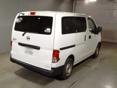 NISSAN NV200