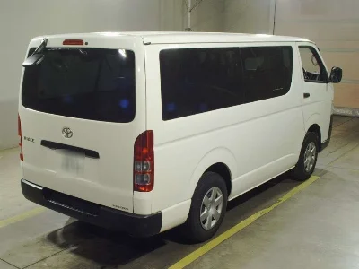 TOYOTA HIACE VAN