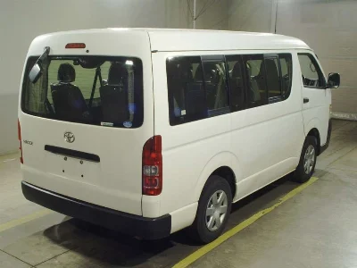 TOYOTA HIACE