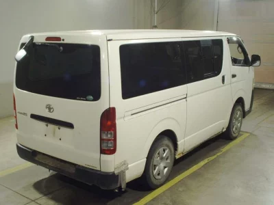 TOYOTA REGIUS VAN