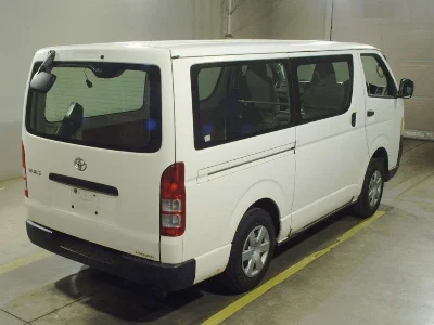 TOYOTA HIACE VAN