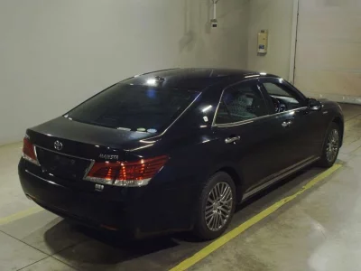 TOYOTA CROWN MAJESTA