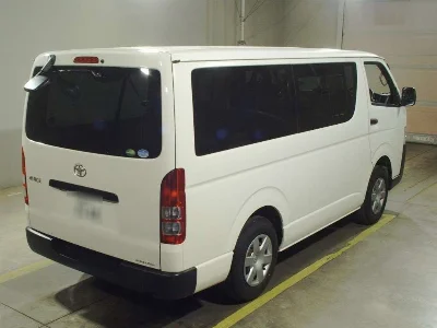 TOYOTA HIACE VAN