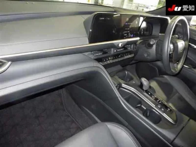TOYOTA CROWN CROSSOVER