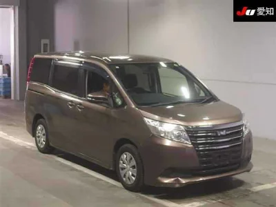 TOYOTA NOAH