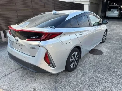 TOYOTA PRIUS PHV
