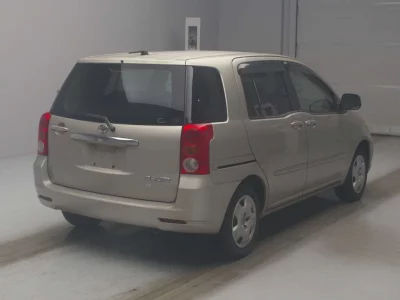 TOYOTA RAUM