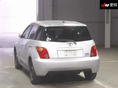 TOYOTA IST