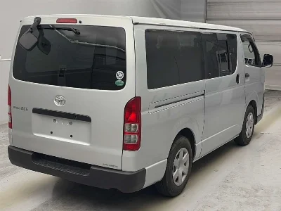 TOYOTA REGIUS VAN