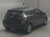 Цена авто Toyota Aqua с аукционов Японии, номер кузова NHP10, пробег 263 000, оценка 6