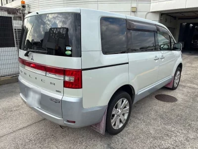 MITSUBISHI DELICA D5