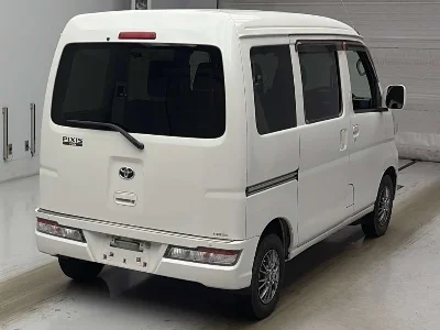 TOYOTA PIXIS VAN